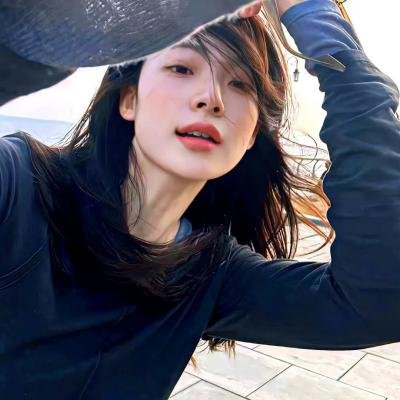 眼里余光都是你